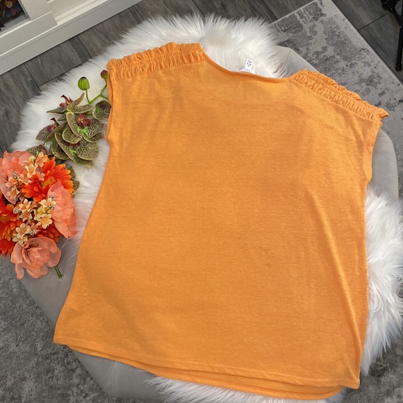 NWOT Bundle Sz MED Orange & Dark Green Short Sleeve Rushed Shoulder Tops - Picture 6 of 8